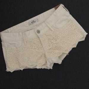 Hollister Cream Crocheted Pocketed Shorts NWT sz26